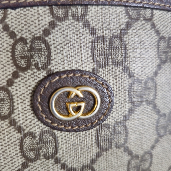 SOLD // Authentic Gucci vintage clutch - Picture 10 of 13
